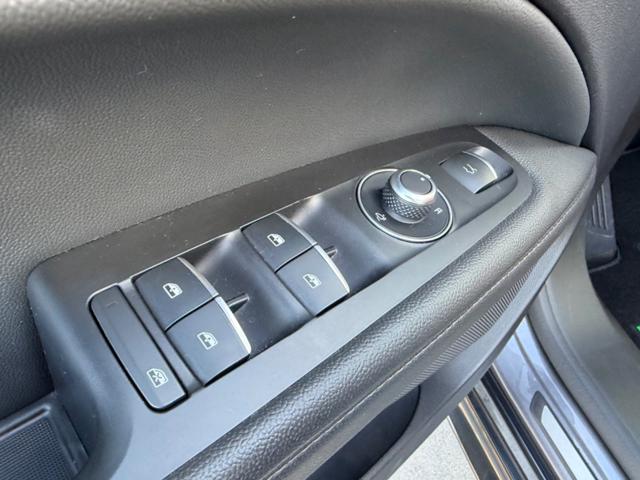 ALFA ROMEO Stelvio usata, con Autoradio digitale