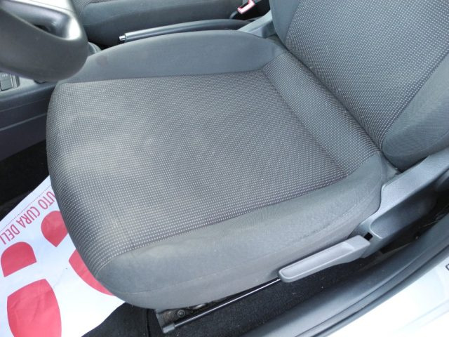 VOLKSWAGEN up! usata 33