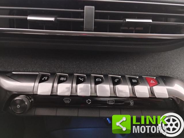 PEUGEOT 3008 usata, con Sensori di parcheggio anteriori