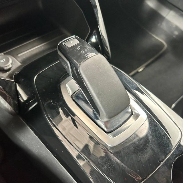 PEUGEOT 2008 usata, con Touch screen