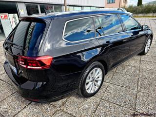 VOLKSWAGEN Passat Variant usata, con Cerchi in lega