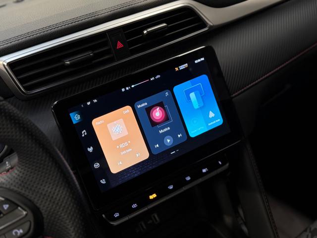 MG ZS usata, con USB