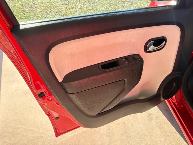 RENAULT Twingo usata, con Telecamera per parcheggio assistito