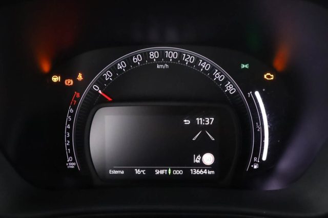 TOYOTA Aygo X usata 11