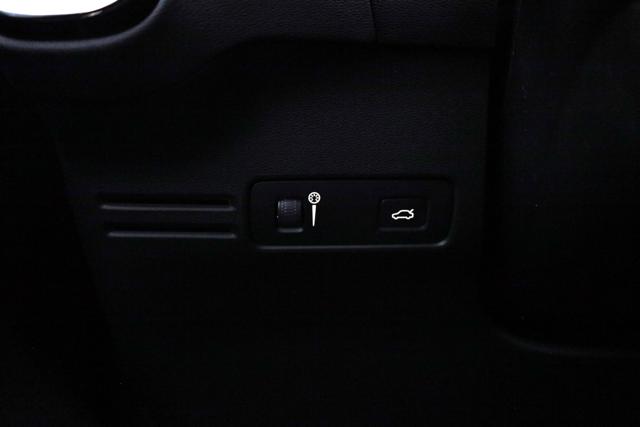 VOLVO XC40 usata, con Isofix