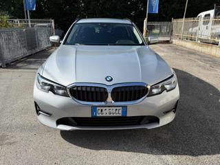 BMW 318 usata, con Fari LED