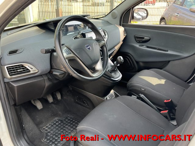 LANCIA Ypsilon usata, con Park Distance Control