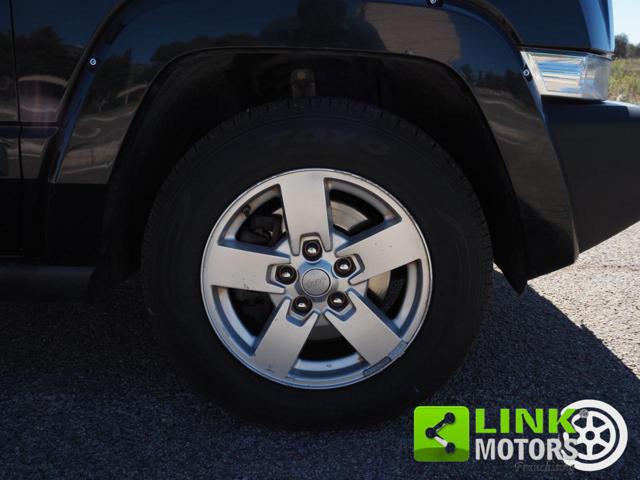 JEEP Commander usata 28