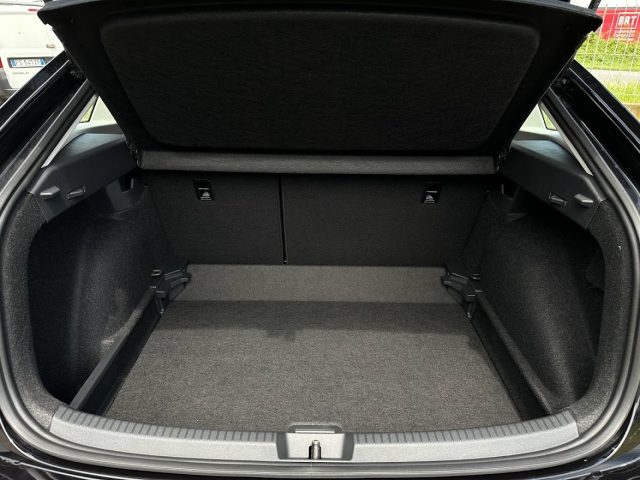 VOLKSWAGEN Taigo usata, con Touch screen