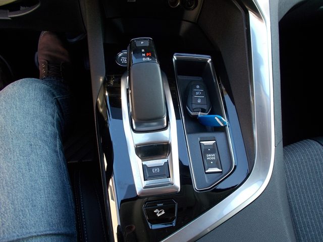 PEUGEOT 3008 usata, con Cruise Control