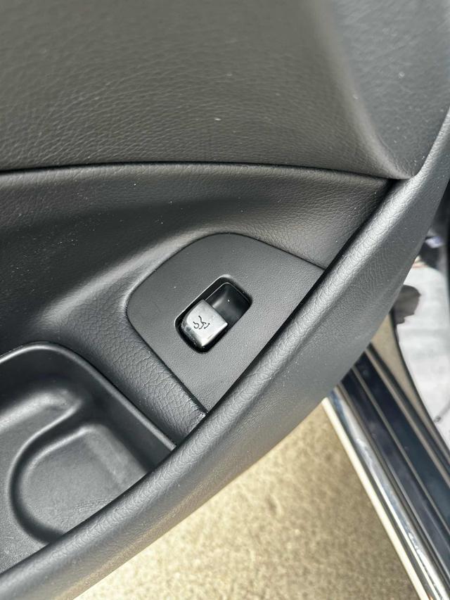 MERCEDES-BENZ E 200 usata, con Filtro antiparticolato