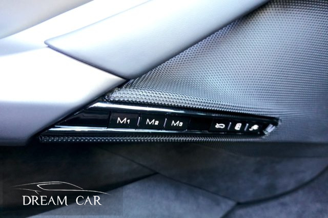 FERRARI SF90 usata, con Interni in pelle