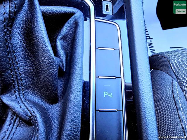 VOLKSWAGEN Passat Variant usata, con Sistema di navigazione
