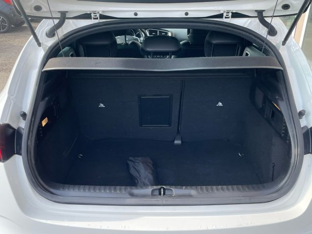 DS AUTOMOBILES DS 4 usata, con Bracciolo