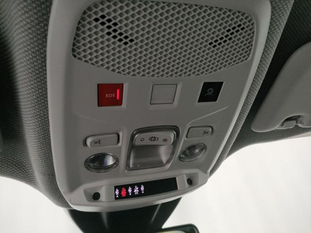 JEEP Avenger usata, con Volante in pelle