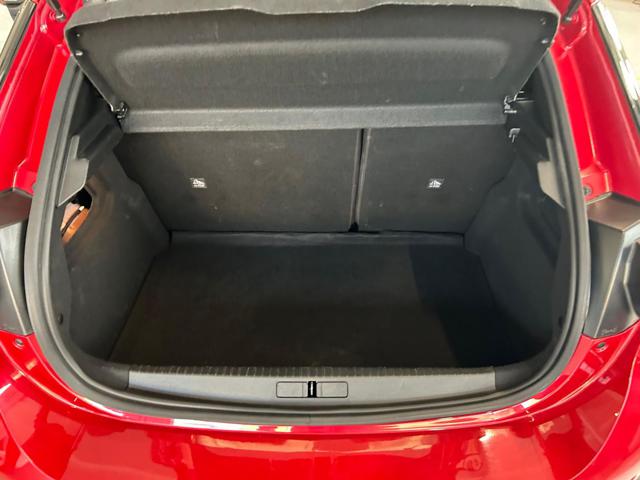 OPEL Corsa usata, con USB