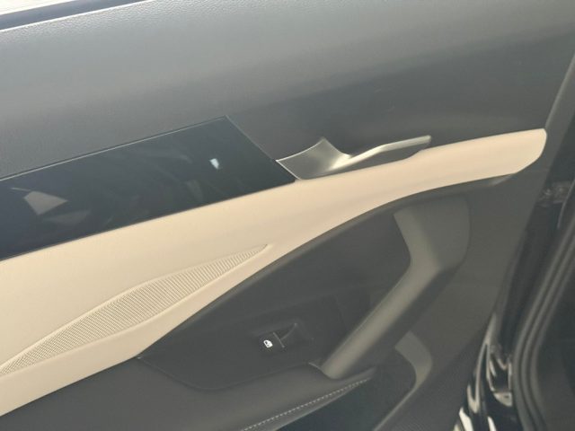 VOLKSWAGEN Tiguan usata, con Sensori di parcheggio posteriori