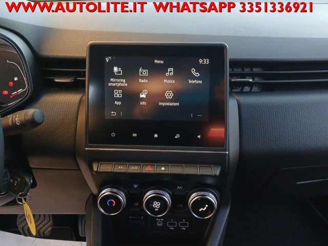 RENAULT Clio usata, con Touch screen