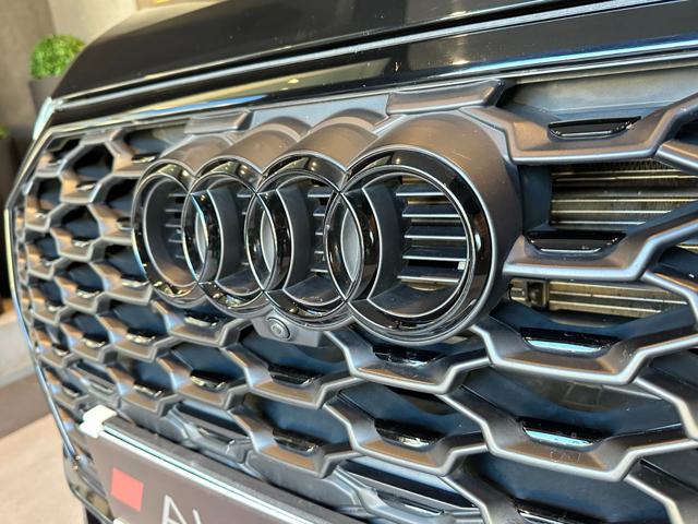 AUDI Q3 usata, con Sensori di parcheggio anteriori
