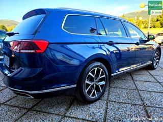VOLKSWAGEN Passat Variant usata, con Cerchi in lega