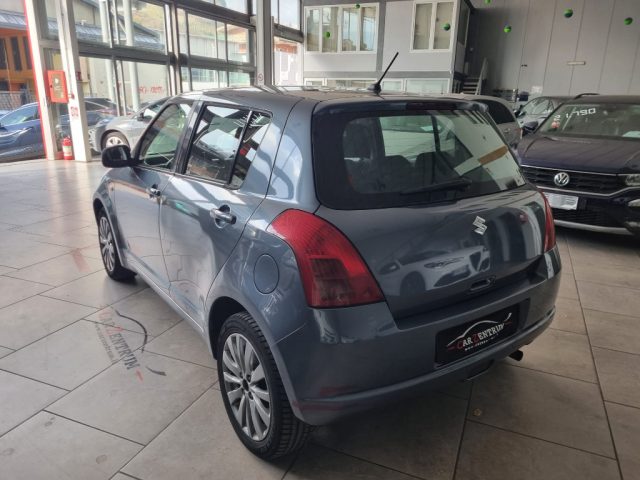 SUZUKI Swift usata, con Autoradio