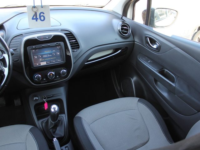 RENAULT Captur usata, con Touch screen