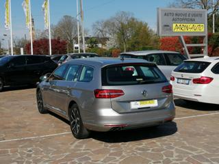 VOLKSWAGEN Passat Variant usata, con Airbag laterali