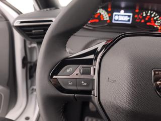 PEUGEOT 2008 usata, con Sistema di navigazione