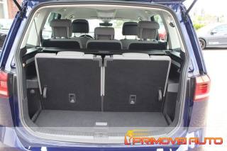 VOLKSWAGEN Touran usata, con Autoradio