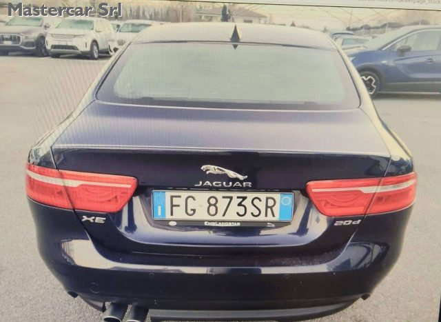 JAGUAR XE usata, con Autoradio