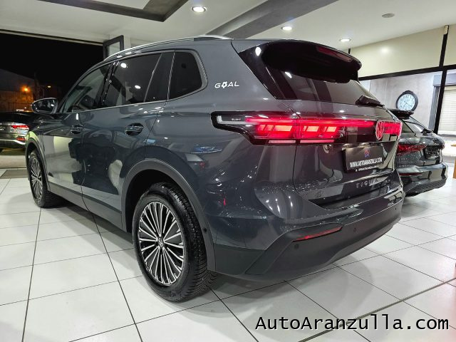 VOLKSWAGEN Tiguan usata, con Autoradio
