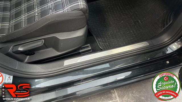 VOLKSWAGEN Golf GTD usata, con Airbag testa