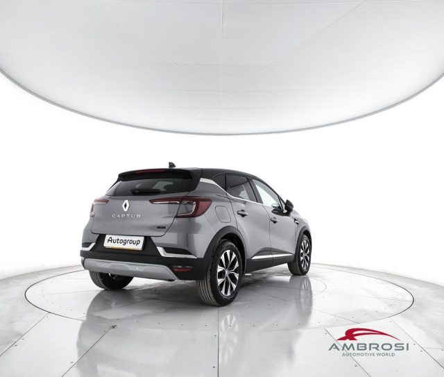 RENAULT Captur usata 2