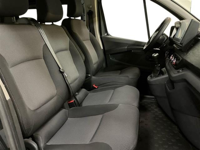 RENAULT Trafic usata, con Gancio traino