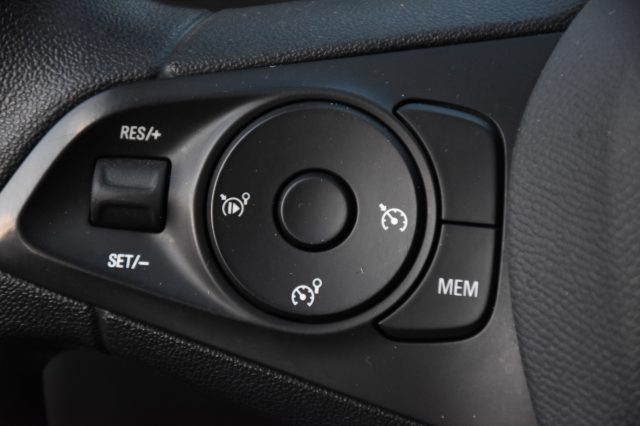 OPEL Corsa usata, con Autoradio digitale