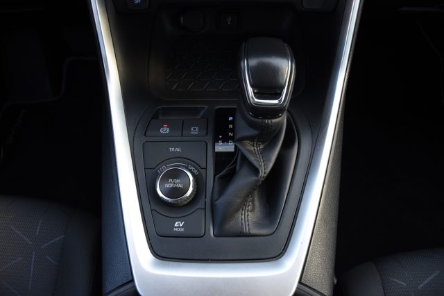 TOYOTA RAV 4 MY23 usata, con Sistema di navigazione