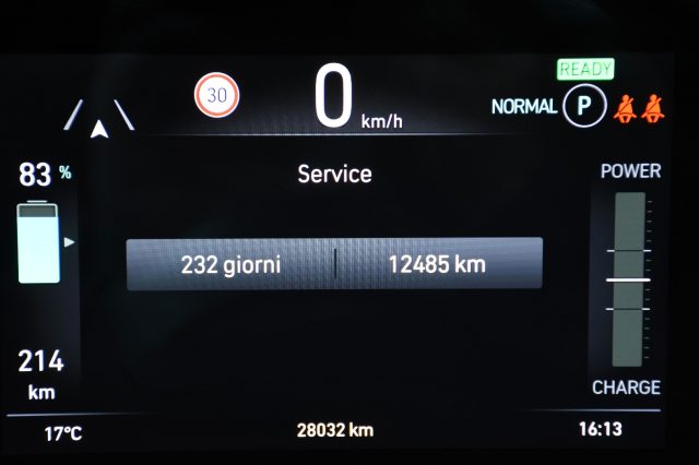 FIAT 500e usata, con Sensori di parcheggio anteriori