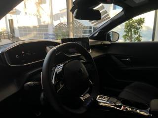 PEUGEOT 208 usata, con Volante in pelle