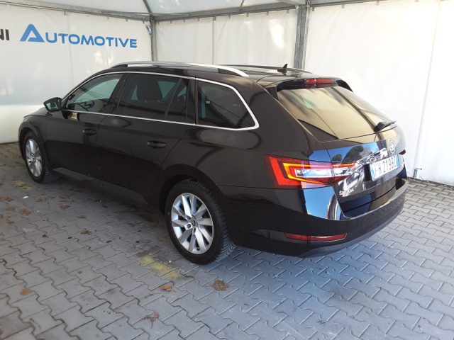 SKODA Superb usata, con Regolazione elettrica sedili