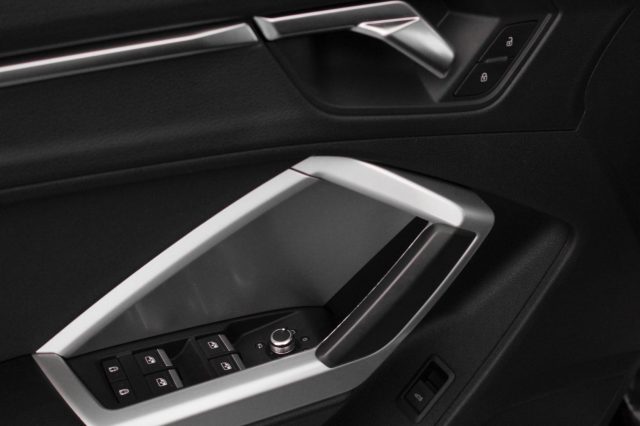 VOLKSWAGEN Tiguan usata, con Adaptive Cruise Control