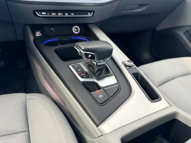 AUDI A4 usata, con Leve al volante