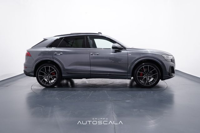 AUDI Q8 usata, con Autoradio