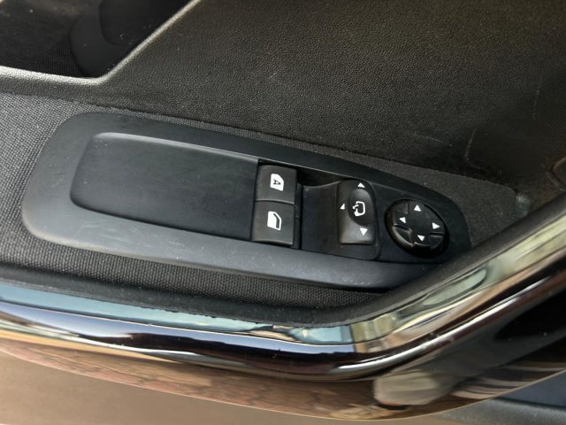 PEUGEOT 208 usata, con ESP
