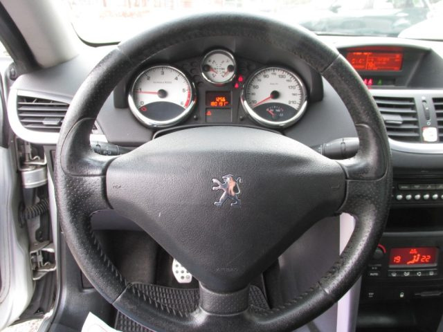 PEUGEOT 207 usata, con Autoradio