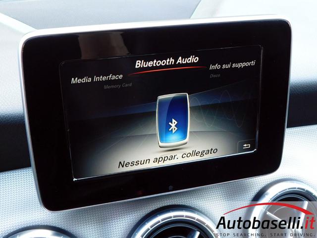 MERCEDES-BENZ CLA 200 usata, con Specchietto retrovisore con funzione antiabbagliamento