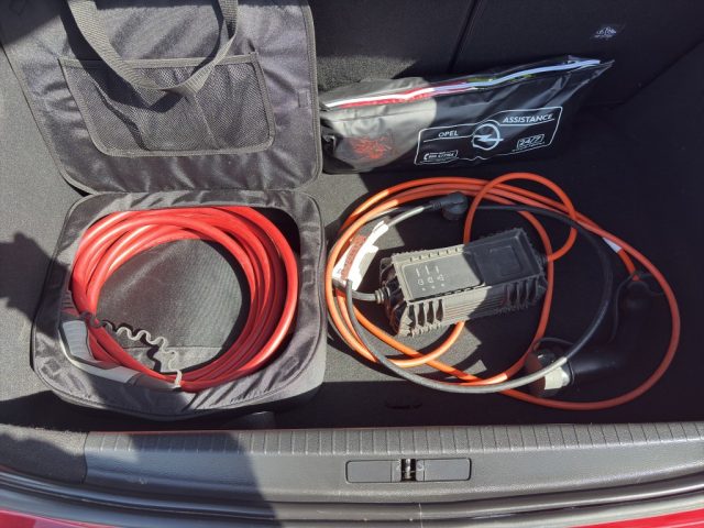 OPEL Corsa-e usata, con Sensori di parcheggio posteriori