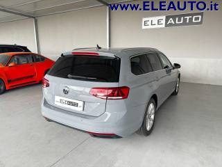VOLKSWAGEN Passat Variant usata, con Autoradio