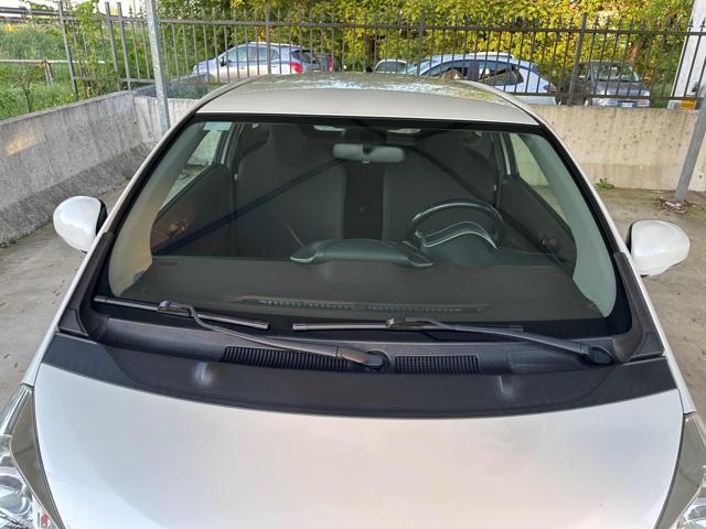 TOYOTA iQ usata, con Autoradio digitale