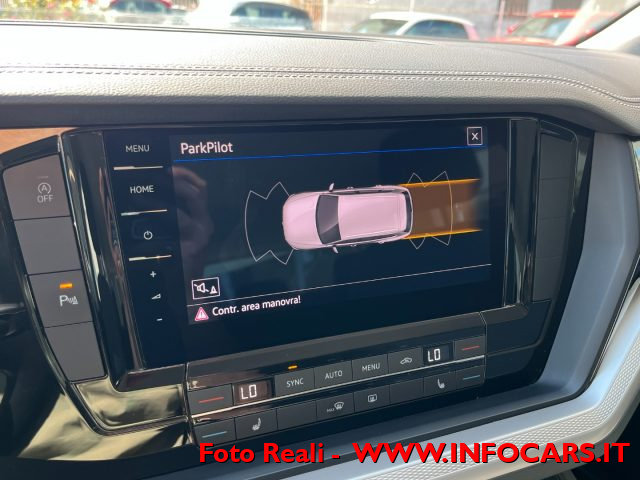 VOLKSWAGEN Touareg usata, con Park Distance Control
