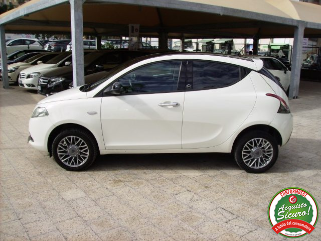 LANCIA Ypsilon usata, con Autoradio